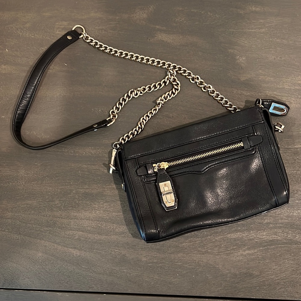 EUC Rebecca Minkoff clutch with chain detail